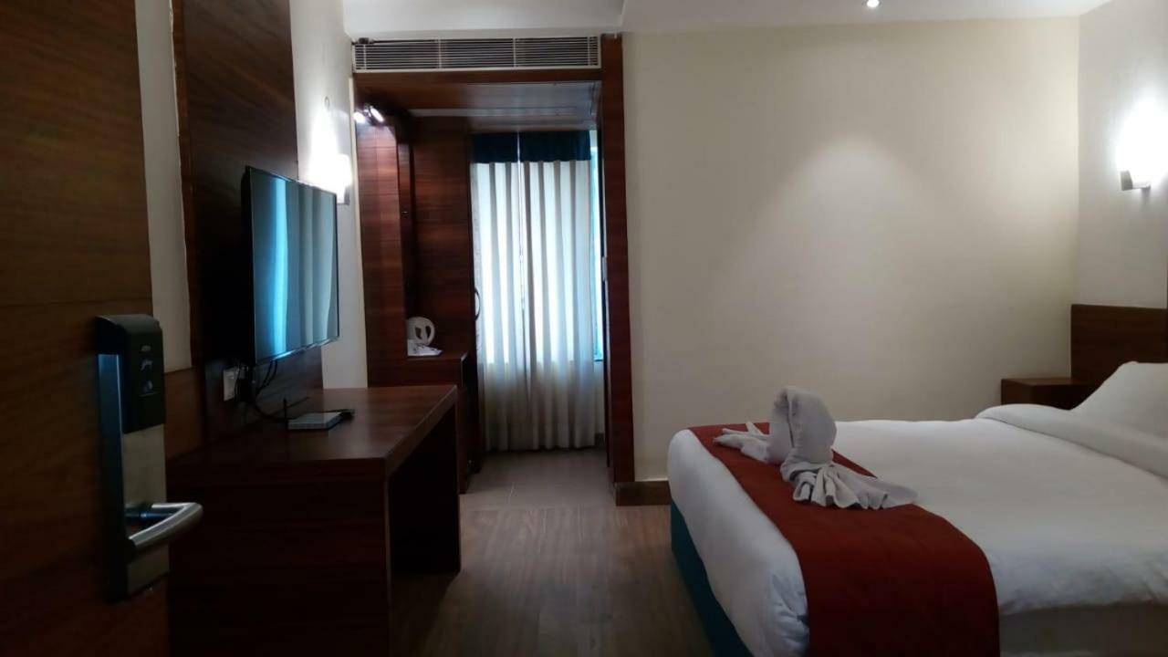 Kings Crown Salt Lake Calcutta Extérieur photo