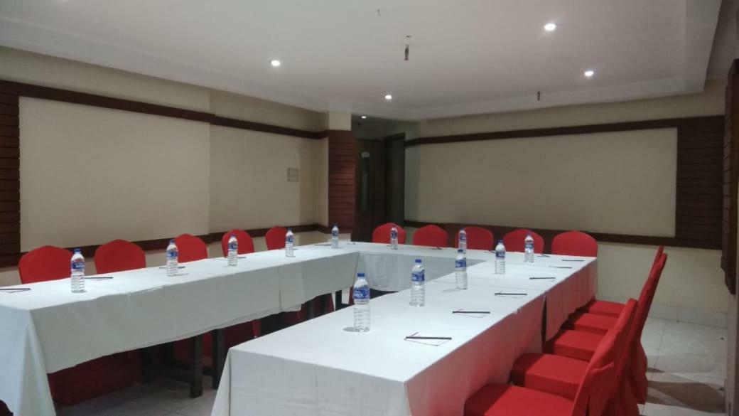 Kings Crown Salt Lake Calcutta Extérieur photo